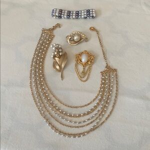 Elegant Gold and White pearl Layered Necklace vintage broaches and bracelet